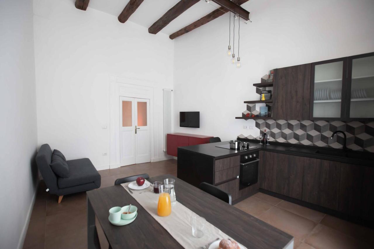 Domus Delia Luxury Apartment Nápoly Kültér fotó