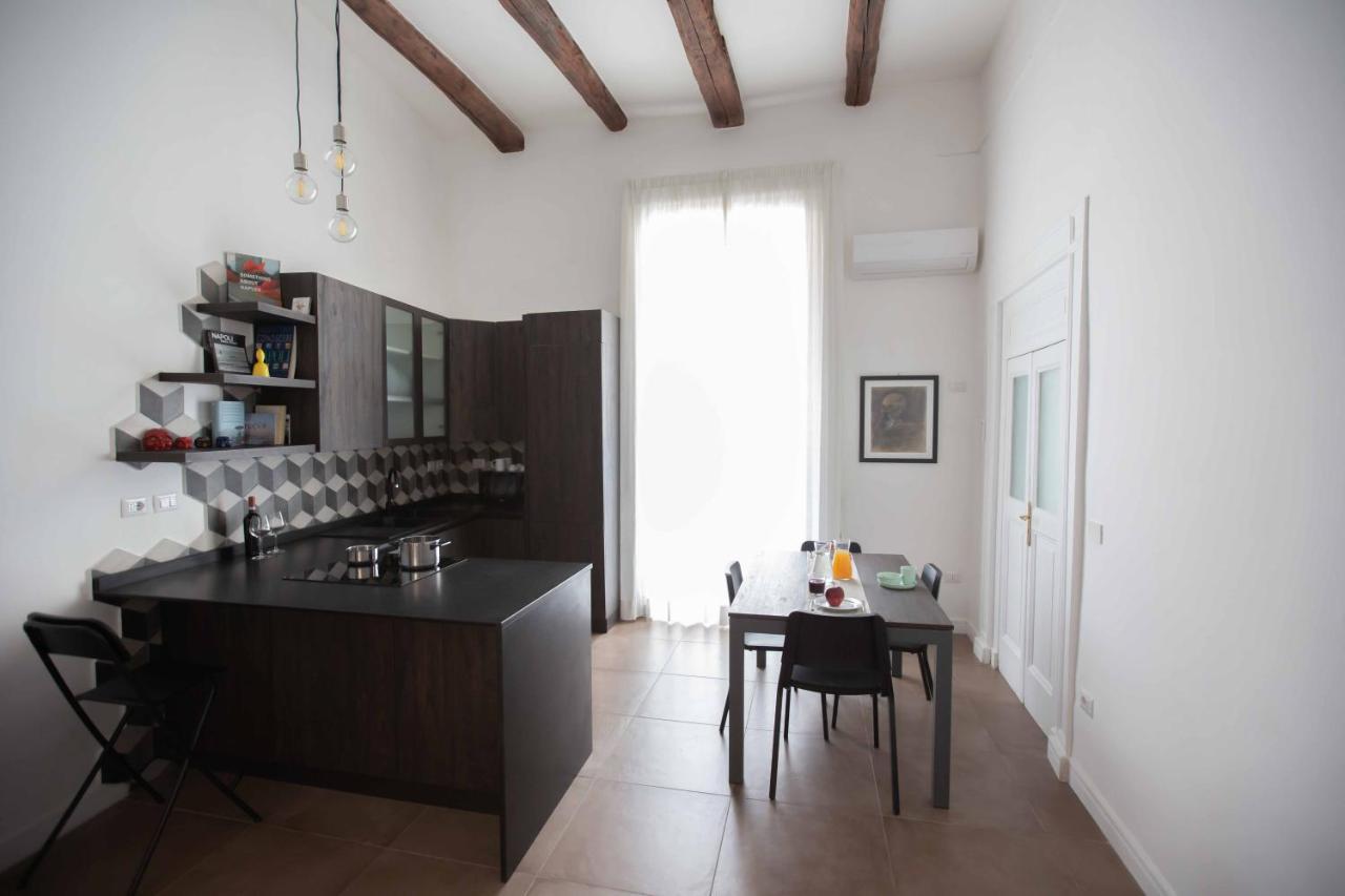 Domus Delia Luxury Apartment Nápoly Kültér fotó