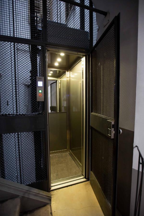 Domus Delia Luxury Apartment Nápoly Kültér fotó