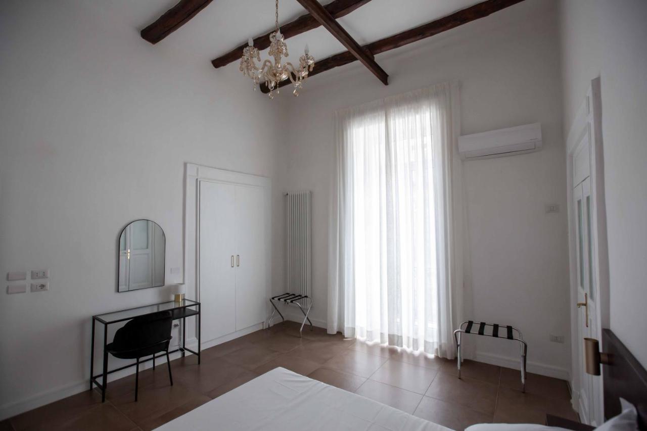 Domus Delia Luxury Apartment Nápoly Kültér fotó